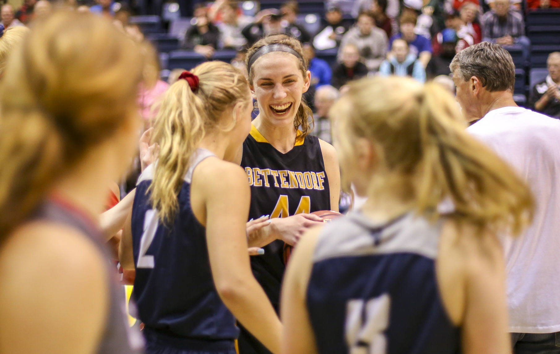 031819-qct-spt-seniorhoops-g034.jpg